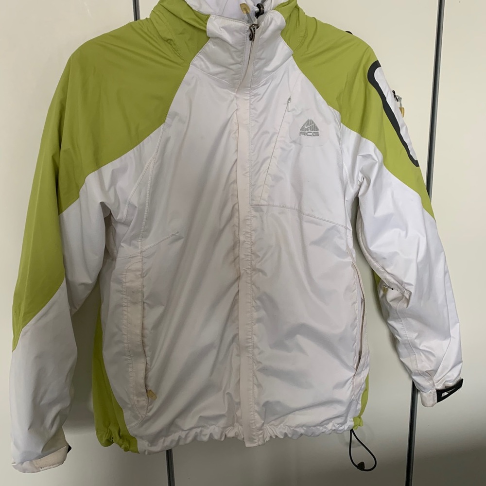 Gently worn ace ski jacket water resistant